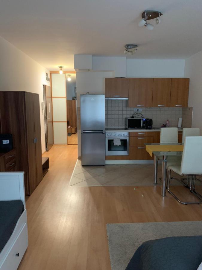 Corvin Fontana Apartment Budapeste Exterior foto